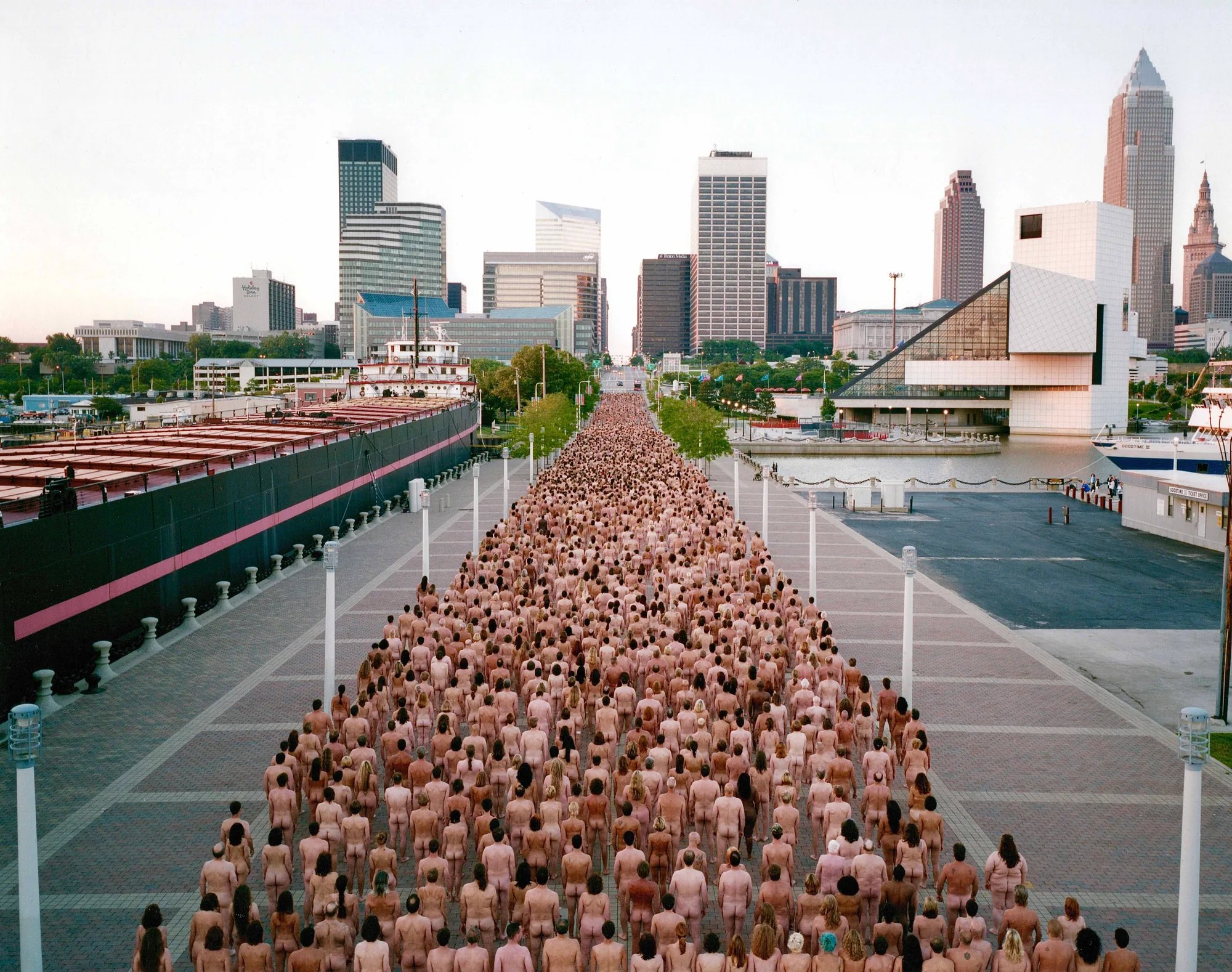 metal-spencer-tunick-03.webp