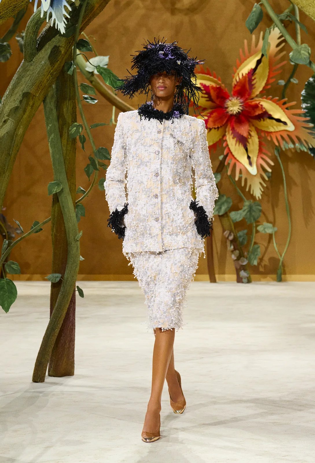 metal-chanel-couture-f-w-2026-09.webp