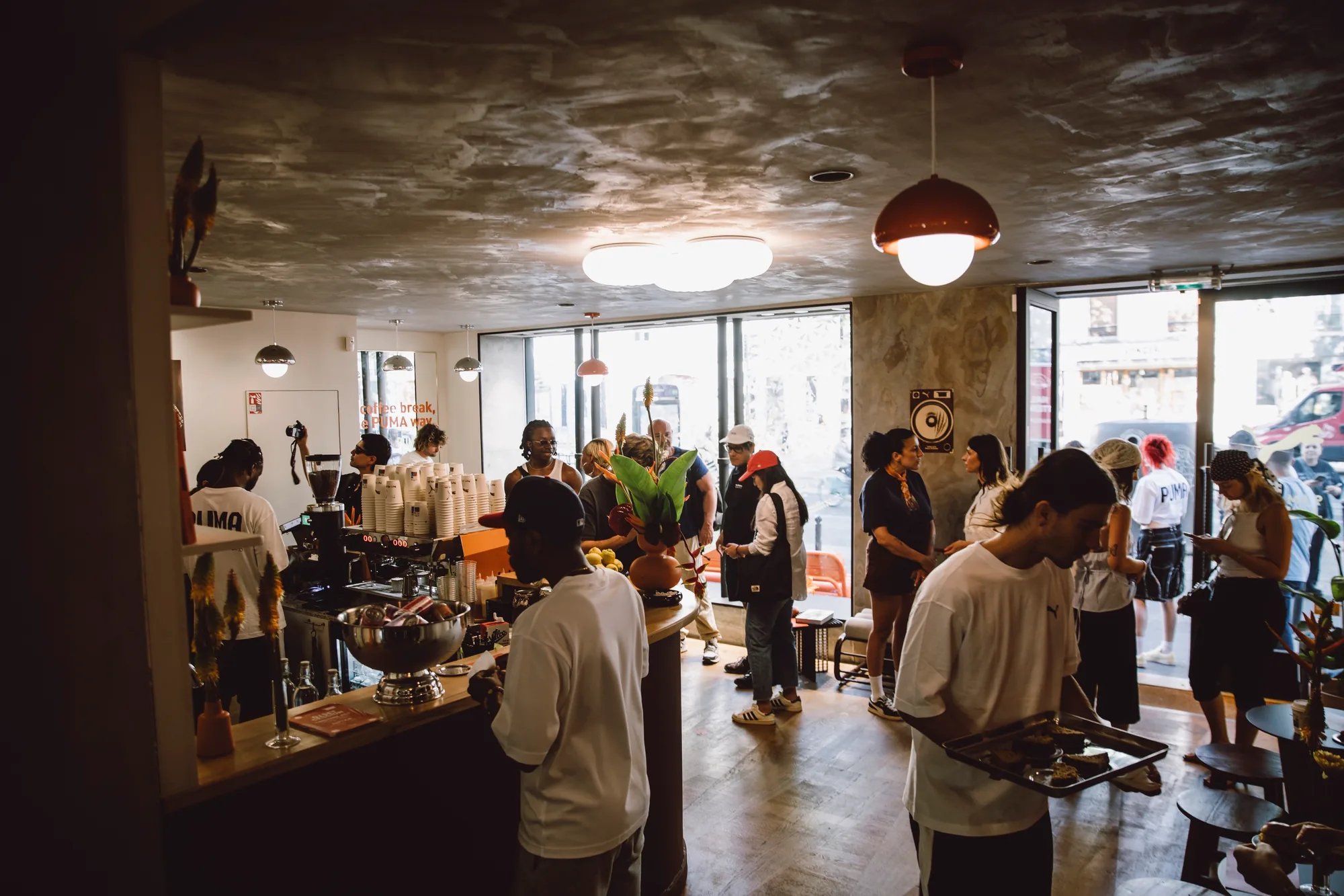metal-puma-cafe-11.webp
